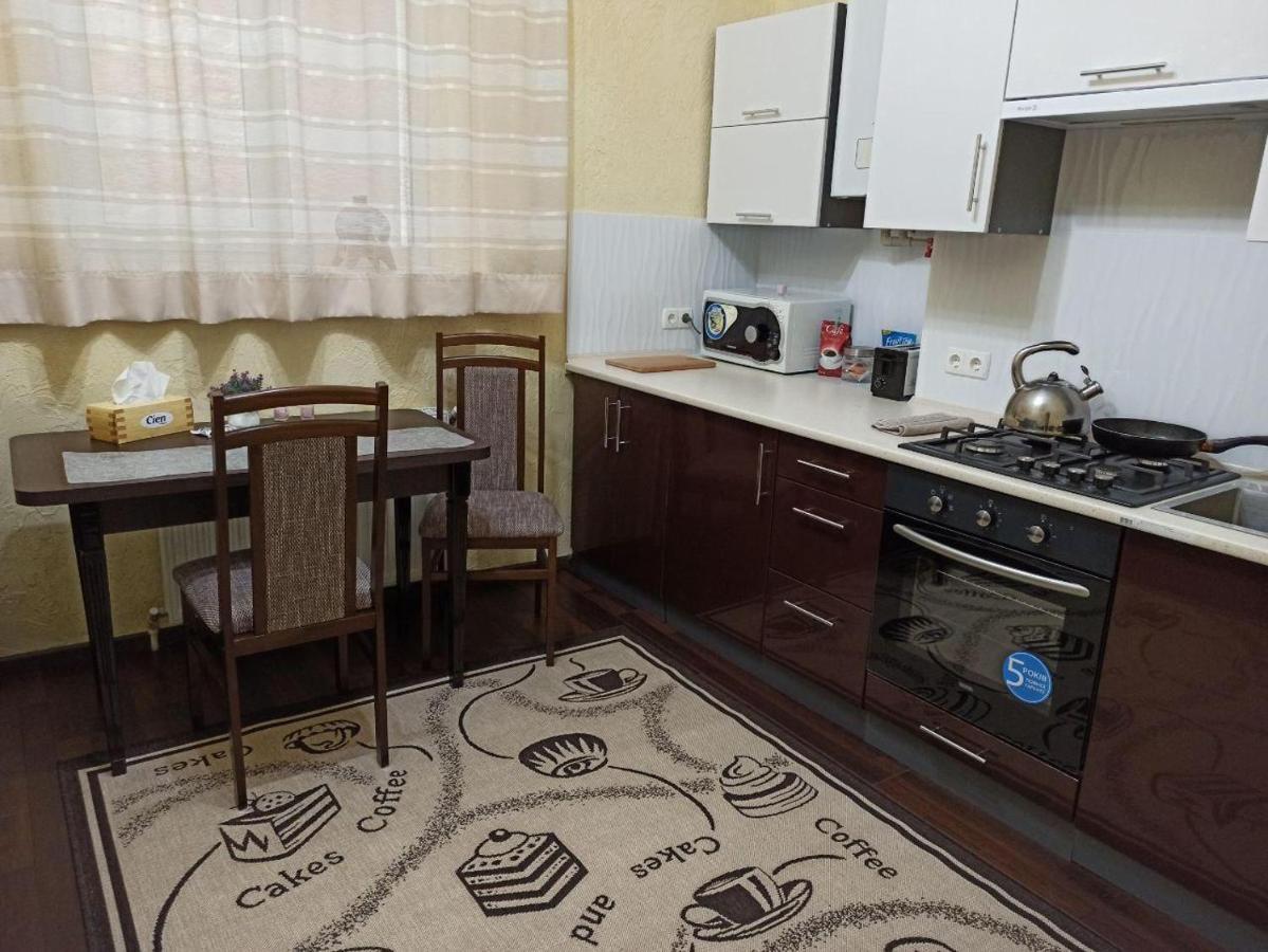 דירות צ'רנוביץ Квартира В Самом Центре Wi-Fi מראה חיצוני תמונה